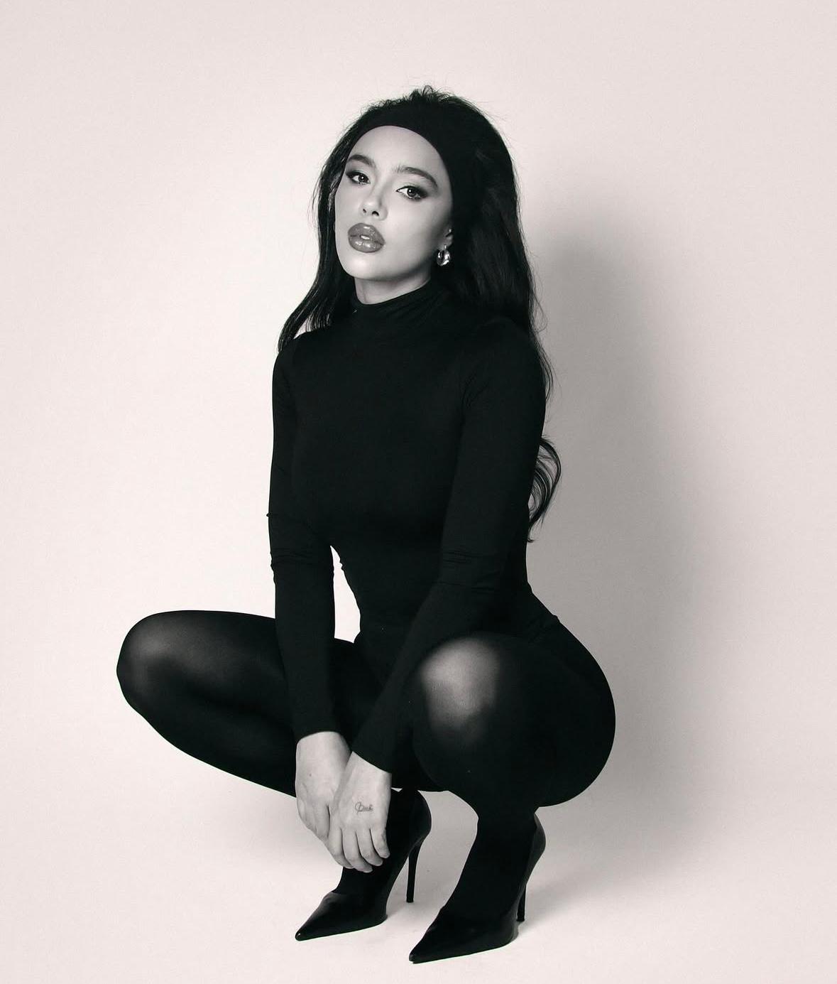 Escort - ARIANA - Ibiza Tops